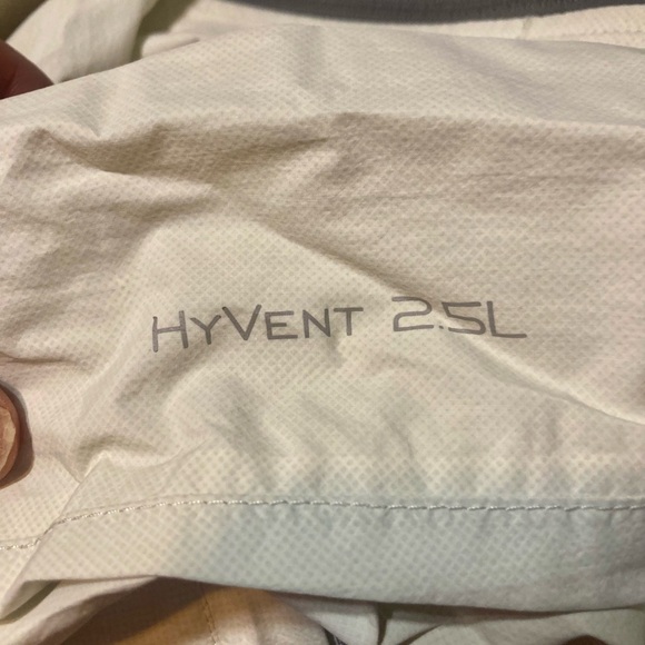 North Face Hyvent 2.5L windbreaker - Picture 7 of 8